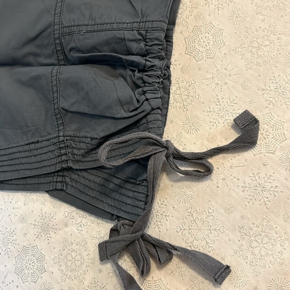 NWT 2 pair OP Rouched crop - Picture 5 of 9